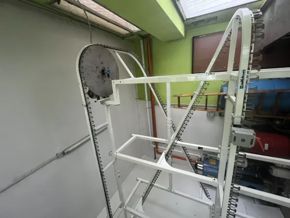 Nastro trasportatore 564 posti per lavanderie!