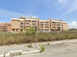 #24333 Negozio al grezzo con corte esclusiva e cantina(sub 4)