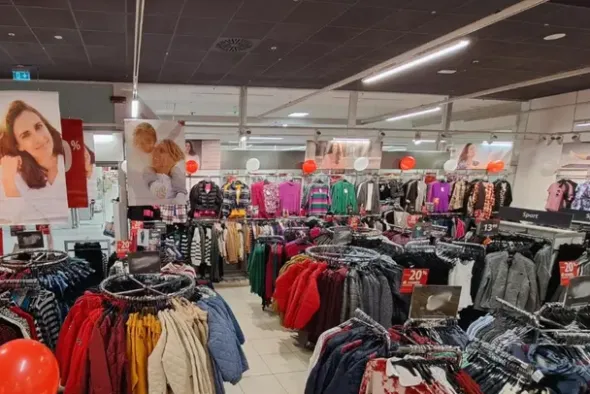 #24043 Negozio a reddito di abbigliamento e articoli per la casa
