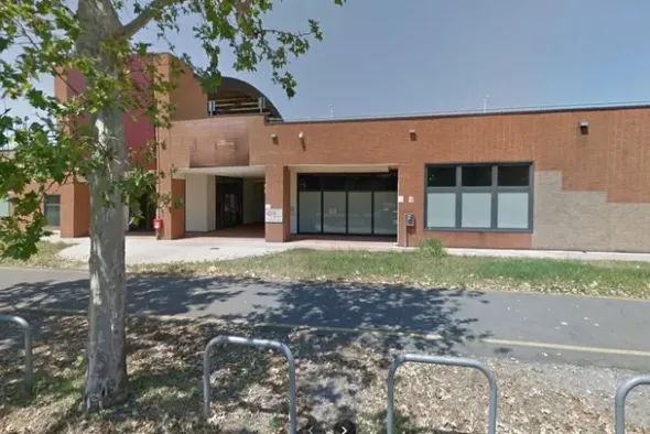 #24043 Negozio a reddito di abbigliamento e articoli per la casa