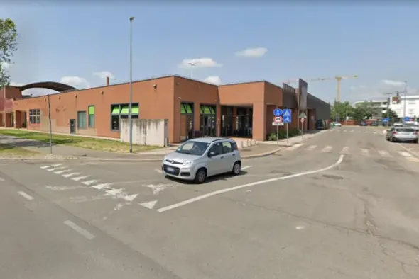 #24043 Negozio a reddito di abbigliamento e articoli per la casa