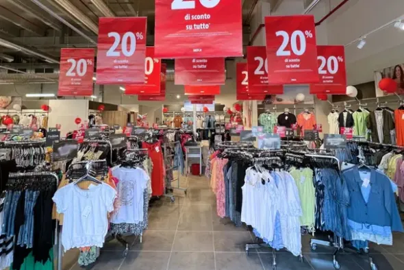 #24043 Negozio a reddito in complesso commerciale