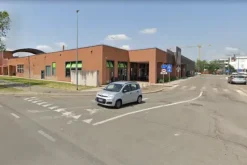 #24043 Negozio a reddito in complesso commerciale