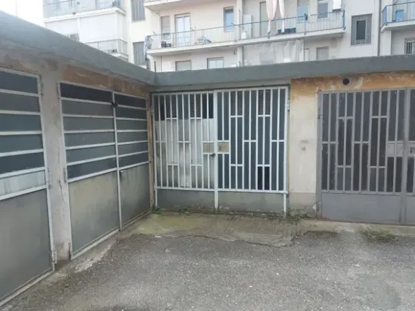 #2536477 Negozio con cantina e autorimessa vicino la stazione