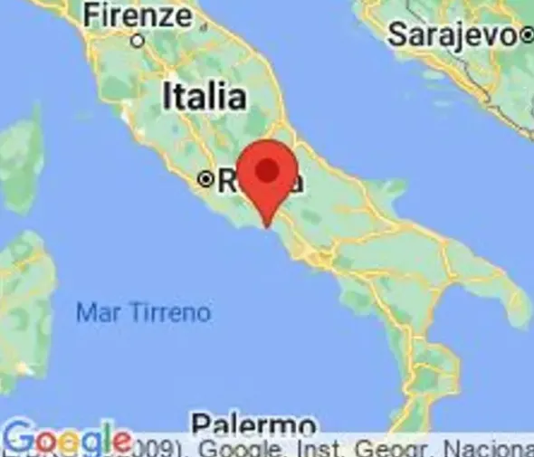 #20200 Negozio con celle frigorifere e arredi su misura