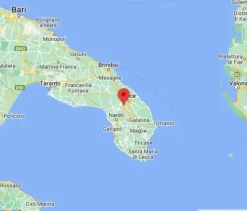 #22088 Negozio con corte pertinenziale