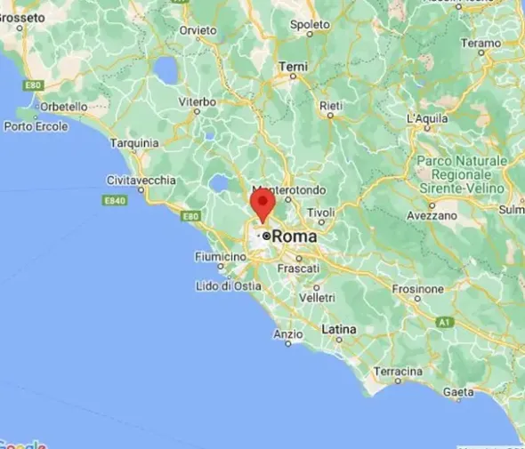 #20144 Negozio con magazzino in zona residenziale