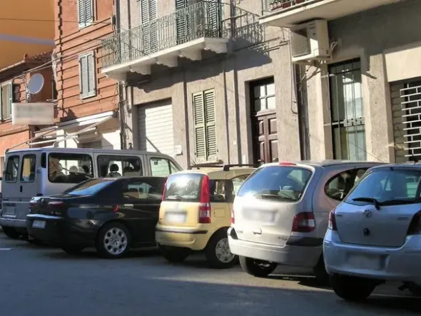 #14694 Negozio da ristrutturare con pertinenza e cantina