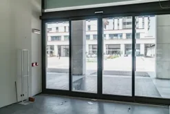 #17965 Negozio in complesso commerciale
