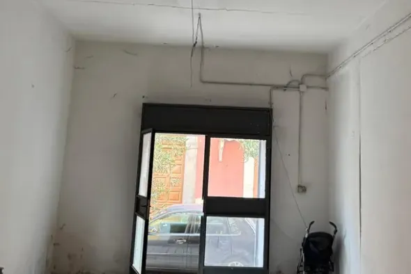 #24674 Negozio in zona residenziale