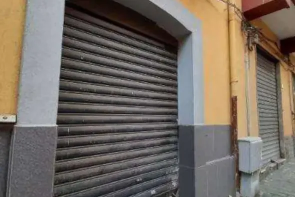 #24674 Negozio in zona residenziale