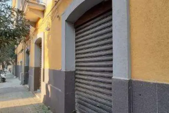 #24674 Negozio in zona residenziale