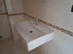 #26103 Negozio in zona residenziale