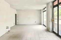 #2536114 Negozio (sub 205) in edificio polifunzionale