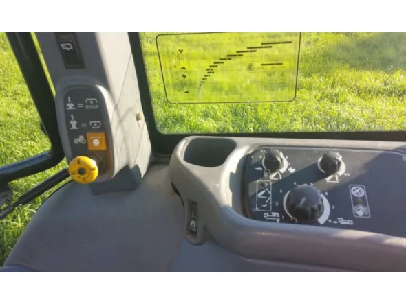 New Holland TS 110