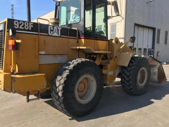 2#4109 Pala gommata Caterpillar 928F