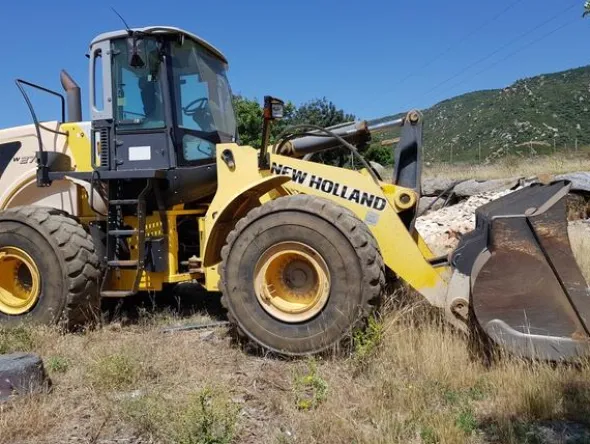 45#4479 Pala gommata New Holland