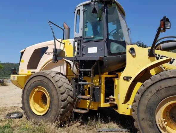 45#4479 Pala gommata New Holland