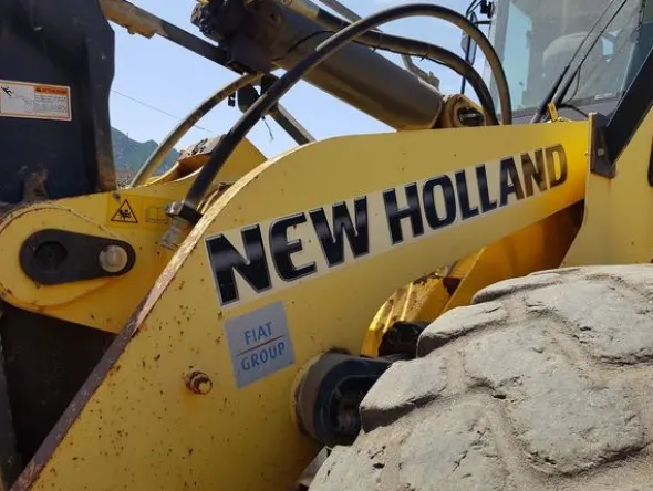 45#4479 Pala gommata New Holland