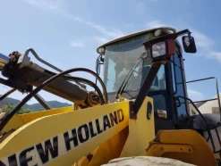 45#4479 Pala gommata New Holland