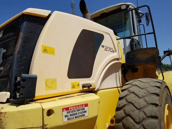 45#4479 Pala gommata New Holland