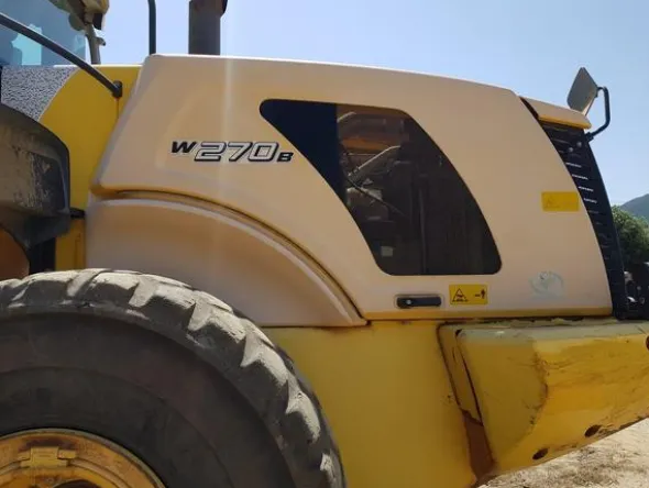 45#4479 Pala gommata New Holland
