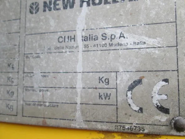 23#4419 Pala gommata New Holland W270B