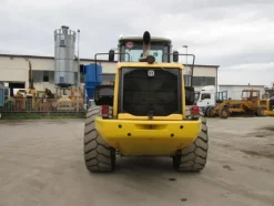23#4419 Pala gommata New Holland W270B