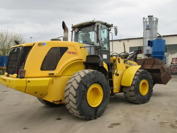 23#4419 Pala gommata New Holland W270B