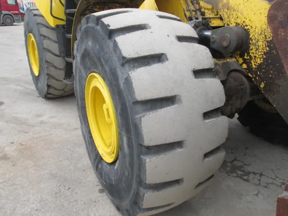 23#4419 Pala gommata New Holland W270B