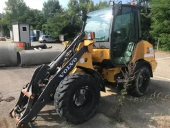 47011#3450 Pala Volvo L25B