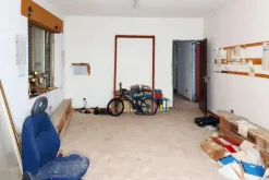 #22472 Palazzina con uffici e locale deposito