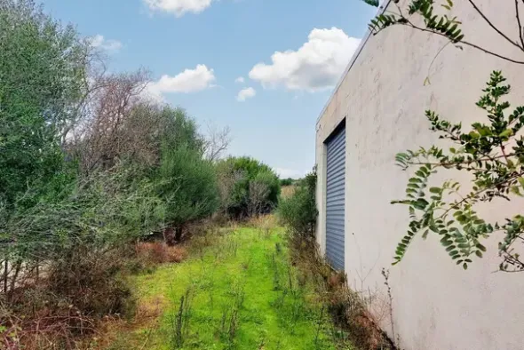 #22472 Palazzina con uffici e locale deposito