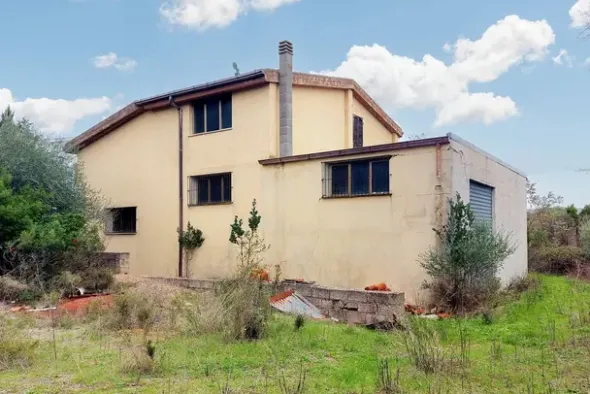 #22472 Palazzina con uffici e locale deposito