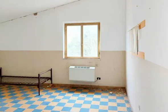 #22472 Palazzina con uffici e locale deposito