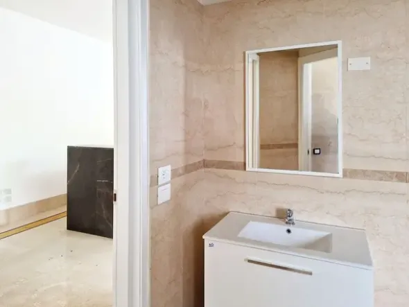 #20744 Palazzina uffici in complesso artigianale