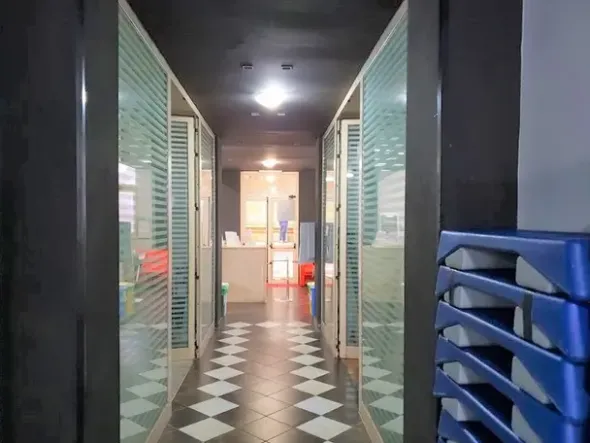 #9713 Palestra in villaggio polifunzionale