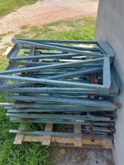 1#7889 Parapetti Atlas e Metal House