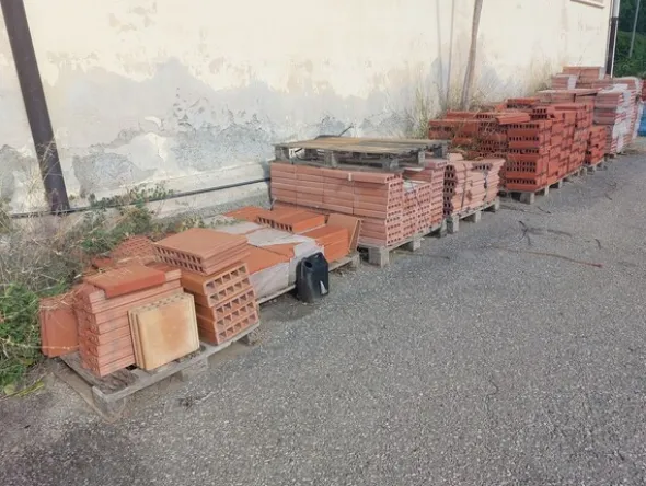 15#8015 Pavimenti e rivestimenti