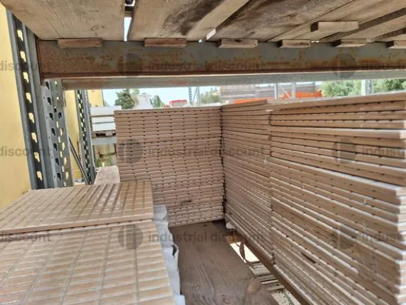 8#8706 Pavimenti e rivestimenti in pietra
