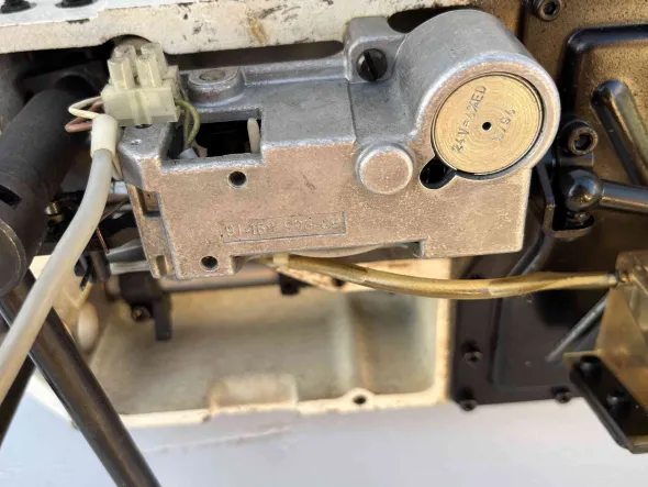 PFAFF 953 Macchina cucire lineare rasafilo