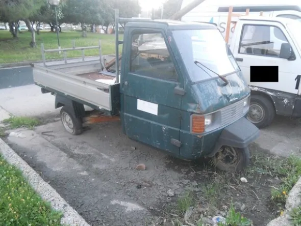 9#5326 Piaggio Ape