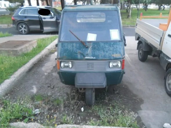 9#5326 Piaggio Ape