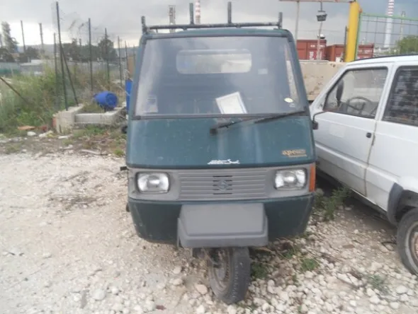 9#5326 Piaggio Ape