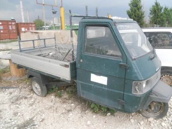 9#5326 Piaggio Ape
