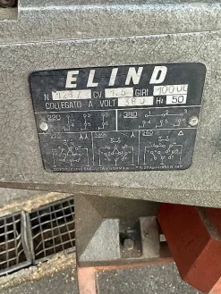 Pialla da legno montata su carrellino