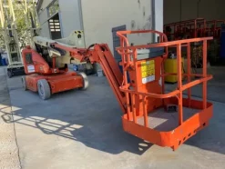 12#5755 Piattaforma aerea semovente articolata JLG
