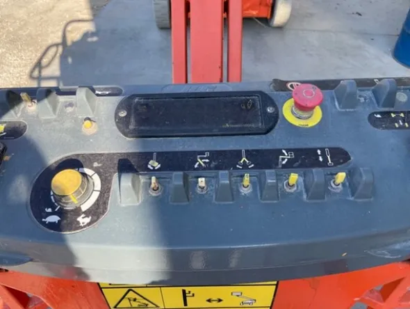 12#5755 Piattaforma aerea semovente articolata JLG