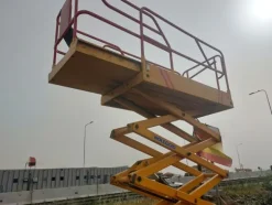 2#8398 Piattaforma a forbice