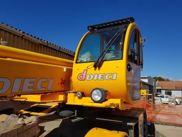 82#4479 Piattaforma elevatrice